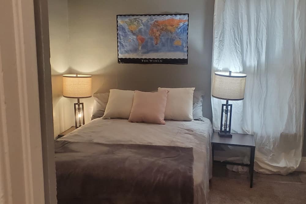 Redfield Apartment | Cozy 2-bedroom apartment in marvelous with WiFi, AC