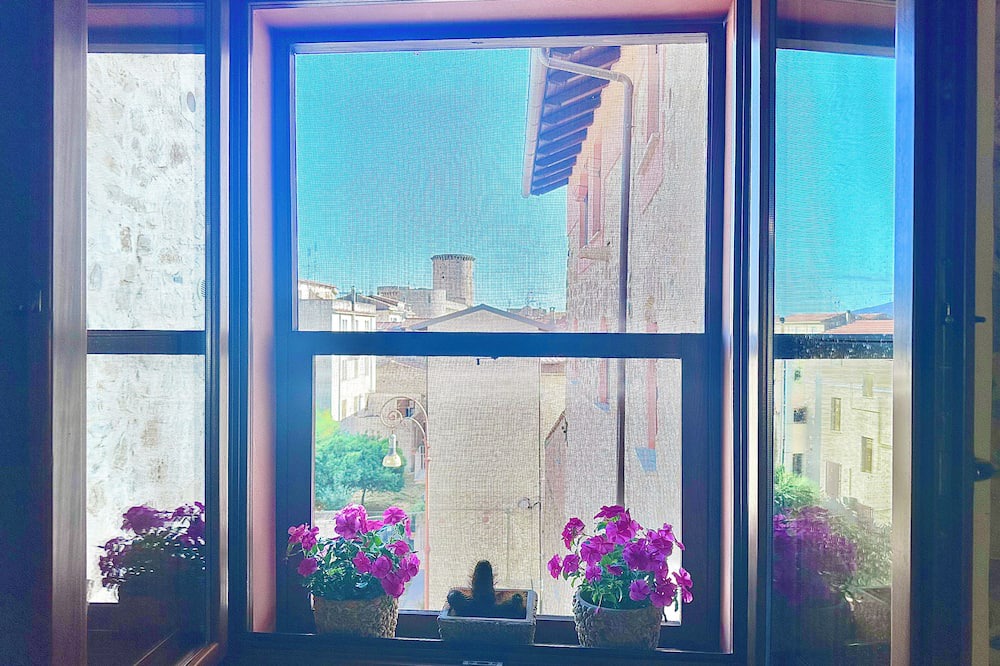 Fondi House | Central Historic Family Home 15min From The Sea
