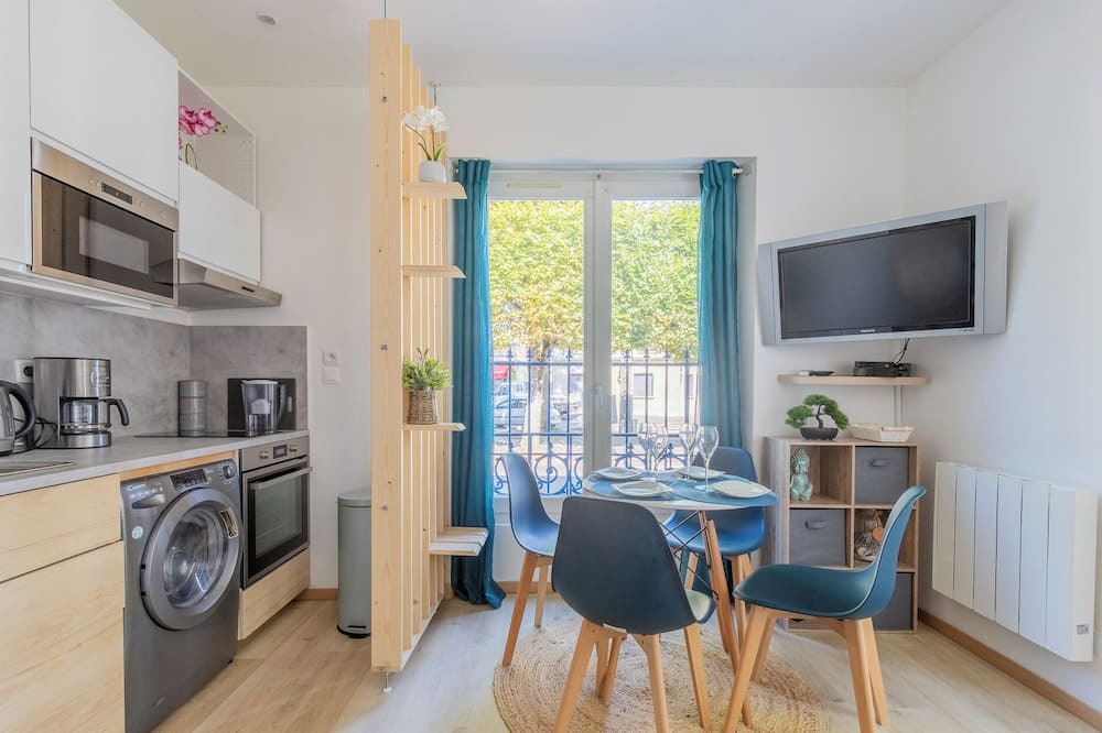 Vigneux-sur-Seine Apartment | Appartement Cosy, Wifi, Gare, "Le Refuge du Lac" Belle Promenade Autour du Lac