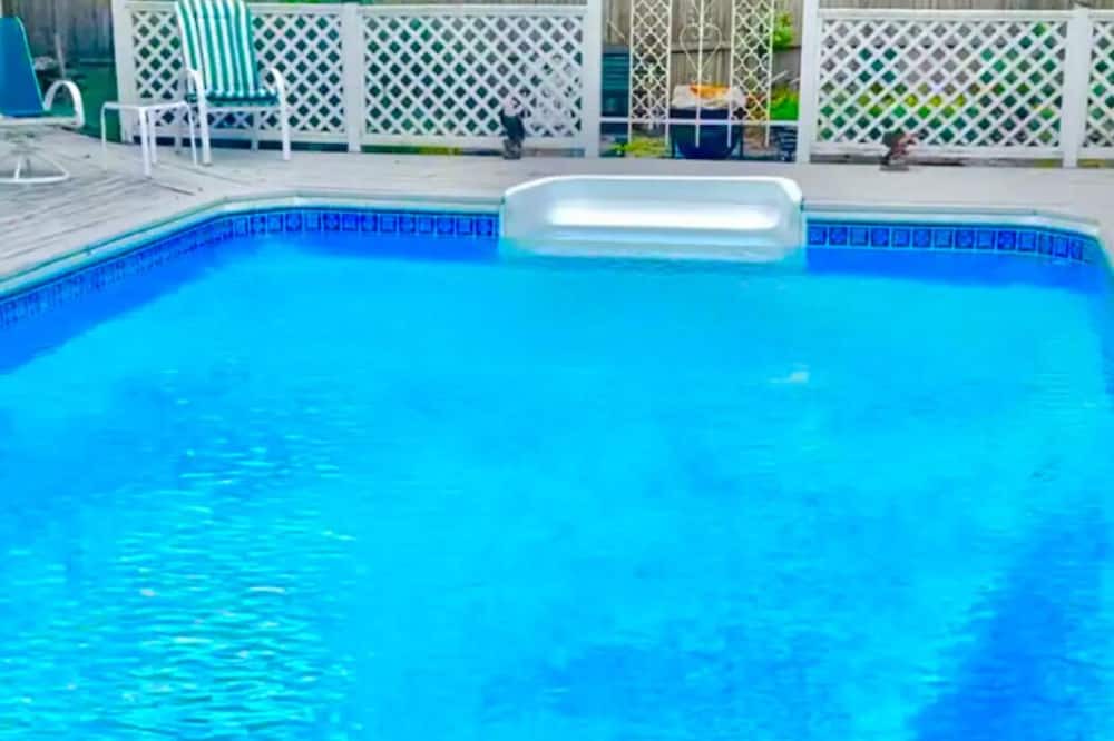 Long Island House | 1 cozy room in shared house in charming Selden with AC, WiFi