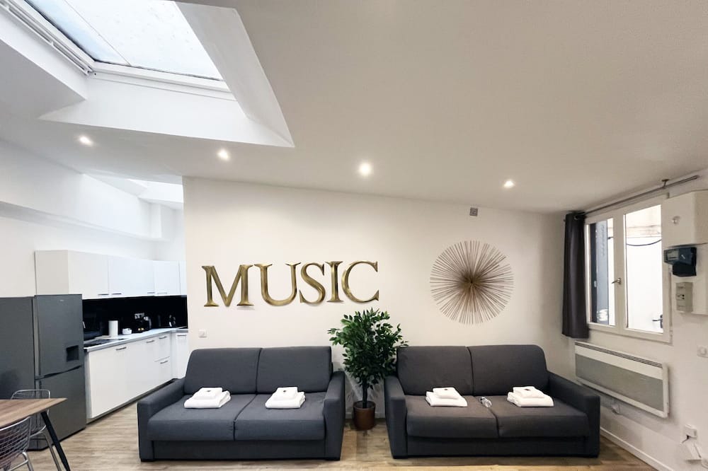 Quartier de la Porte-Saint-Denis Apartment | Urban Flat 187 - Sublime 1 Bedroom in Paris