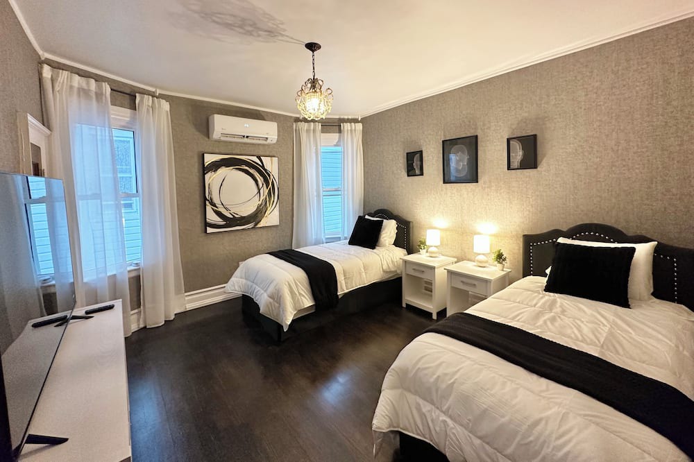 Shenandoah House | CENTURY House with 6 bedrooms