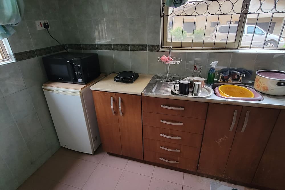 Loburo Apartment | Family-friendly 2-bedroom Apartment on Popular Church Grounds
