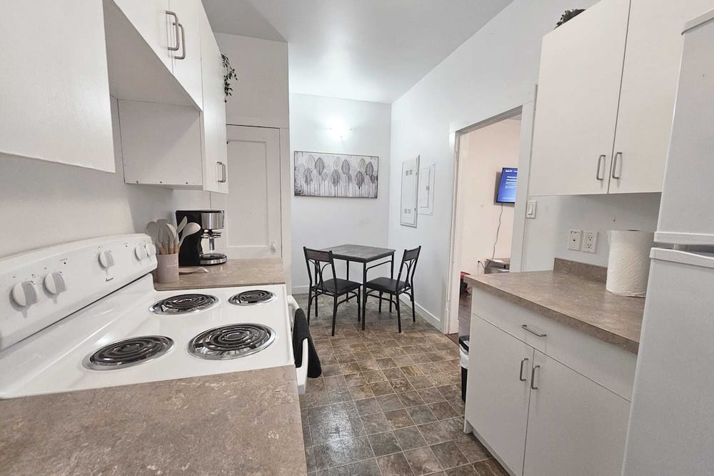 Moose Jaw Apartment | Best Airbnb in MJ Sleeps 2 Parking Coffee