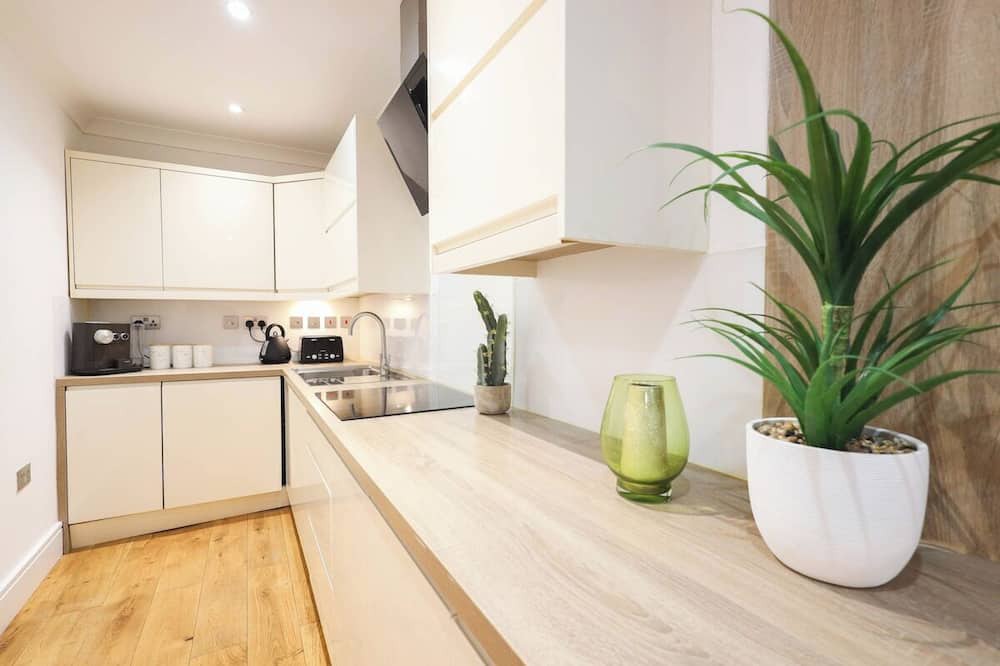 Bristol Old City Apartment | City Centre, Spacious, Ensuite, Smart TV, Sofa Bed