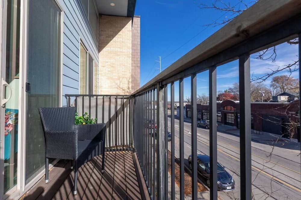 South Kansas City Apartment | Scholar's Row 109