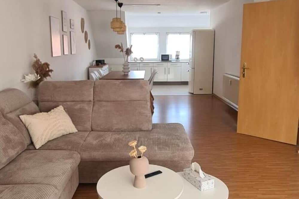 Sandershausen Apartment | Apartment 'Stilvolle Ferienwohnung' with Private Terrace and Wi-Fi