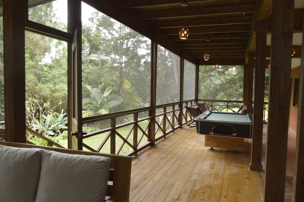 Pueblo Nuevo Villa | La Casita Del Arroyo | Hot Tub & River Access | Pet Friendly