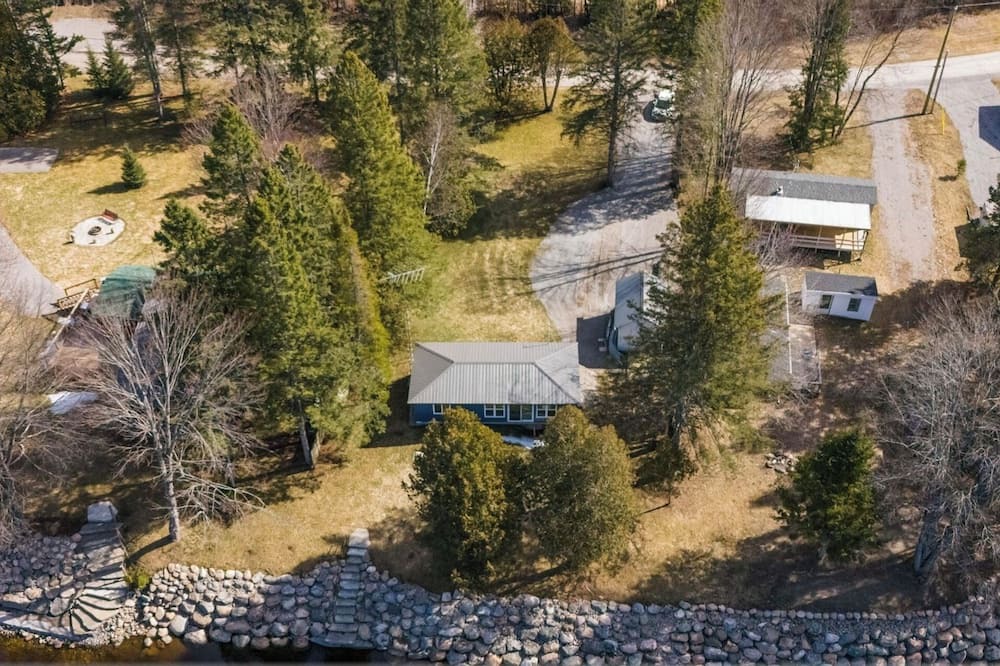 Burnt River Cabin | Newly renovated cozy cabin on beautiful river with great swimming and kayaking
