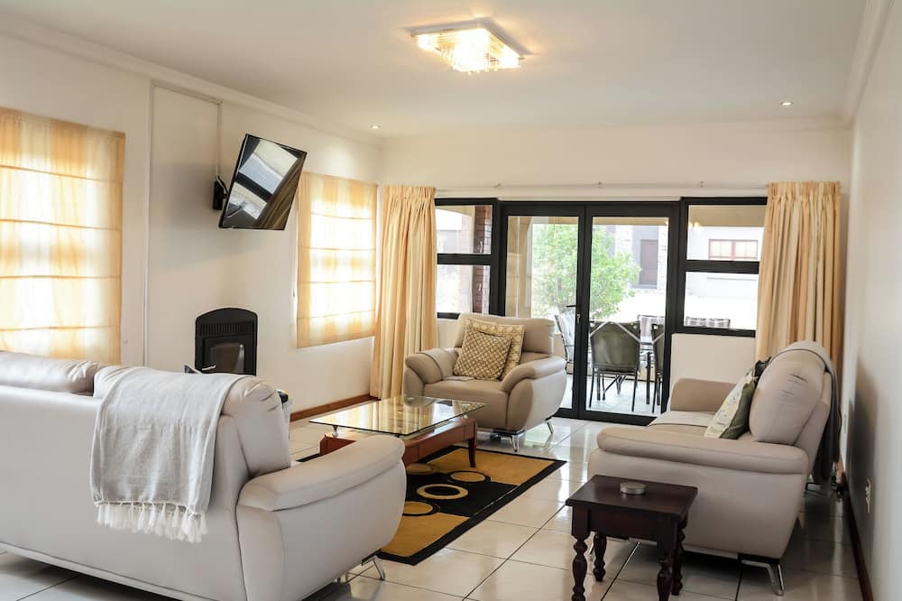 Parys House | Home away from home in a secure golf estate