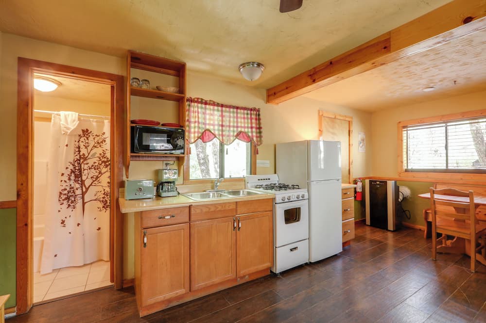 Sedona Cabin | Charming Sedona Cabin: Hike, Fish & Swim On-Site!