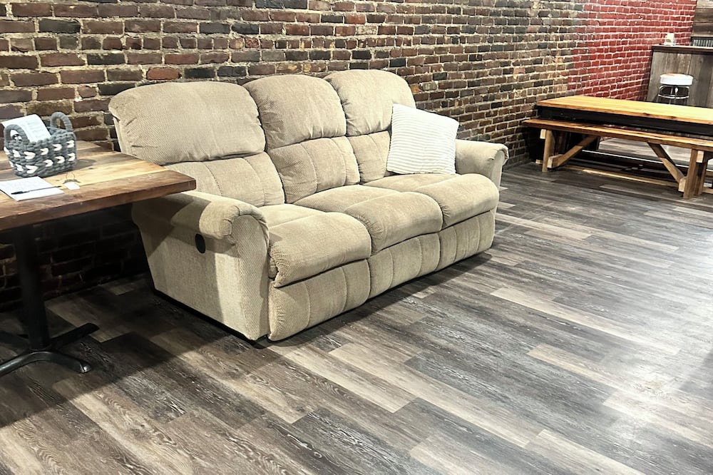 Marion Apartment | Rustic Rooftop Apartment A