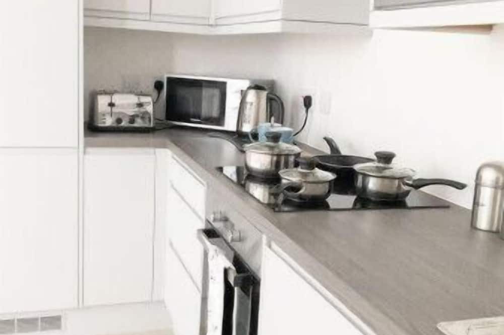 Fleet Apartment | Zenith @ Fleet Heights - Apartment Three