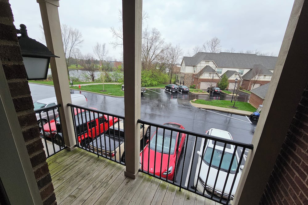 Westerville Apartment | Cozy 1 bedroom apartment in Westerville, around the corner from Polaris!