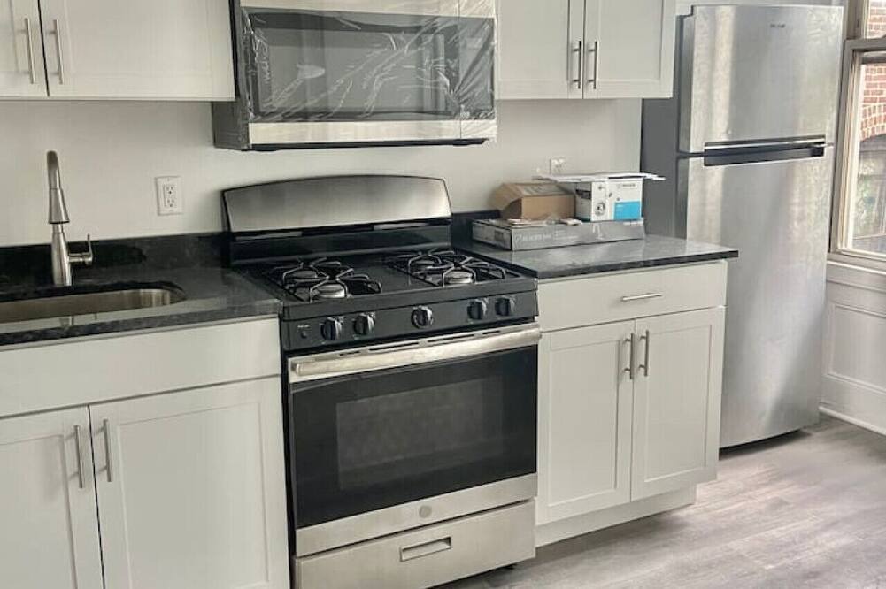 Hoboken Apartment | 409- 3 Bed/2Bth Apt W Stainless Steel Appliances!