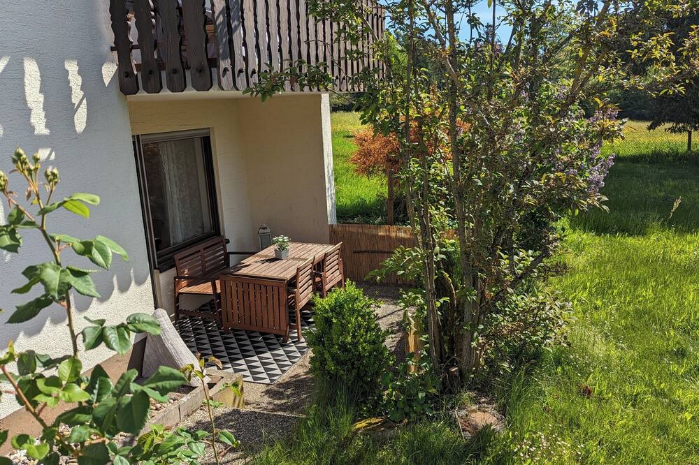 Oberlengenhardt Apartment | Ferienwohnung Wiesenblümle mit Terrasse, Garten & Naturnähe, 2-4 Personen, 54qm