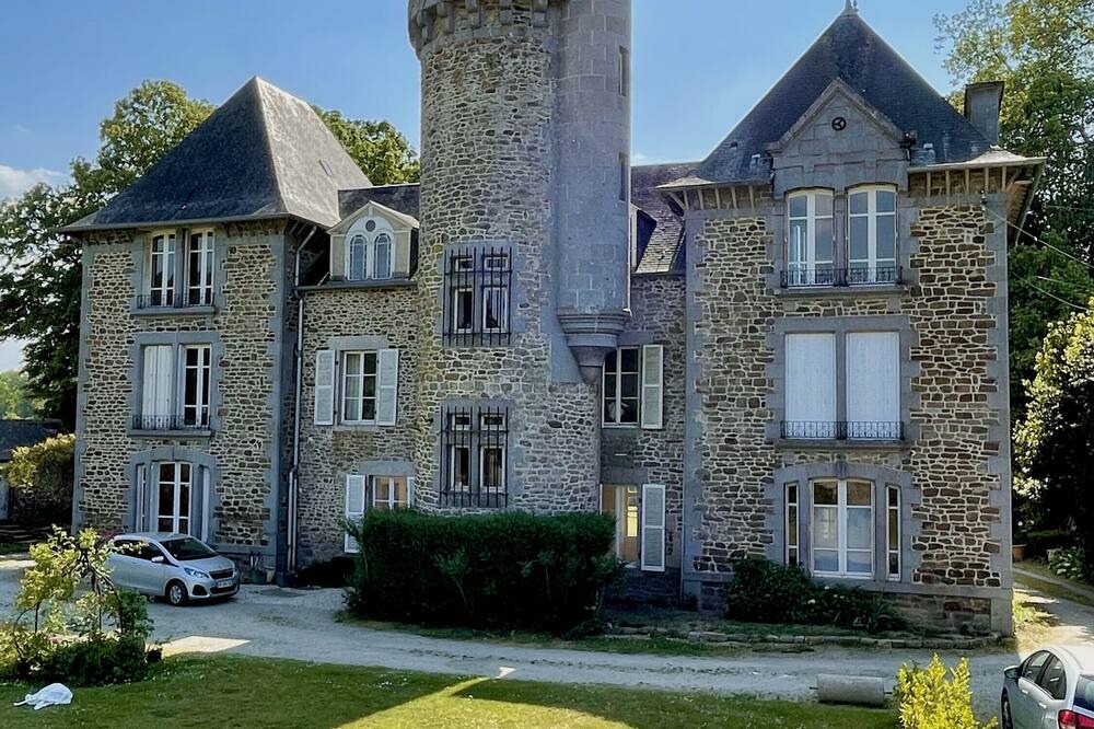 Pleudihen-sur-Rance House | Holiday Home 'Cottage Pleudihen-Sur-Rance' with Private Terrace and Private Garden