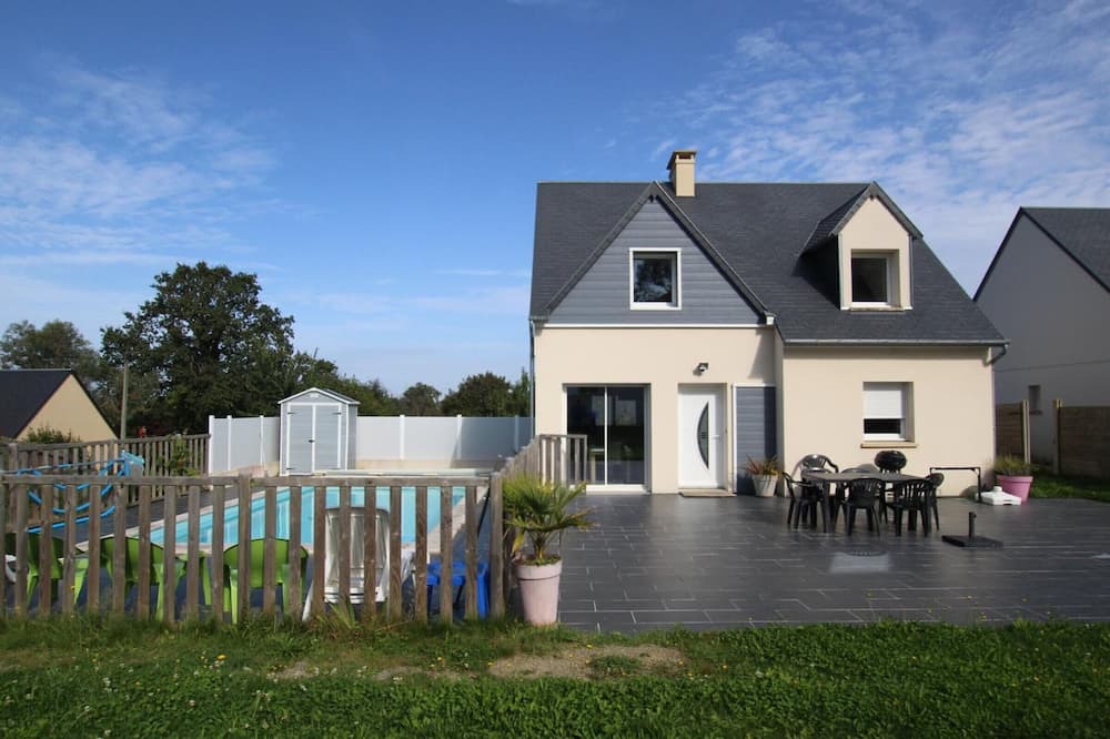 Jullouville Cottage | Gite Jullouville, 4 bedrooms, 8 persons