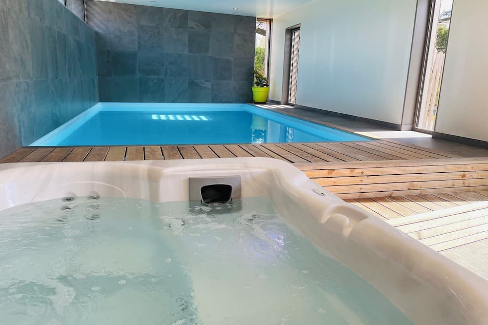 Kervignac House | Gîte de 300m2 Pour 12 Personnes Avec Piscine et spa Intérieurs