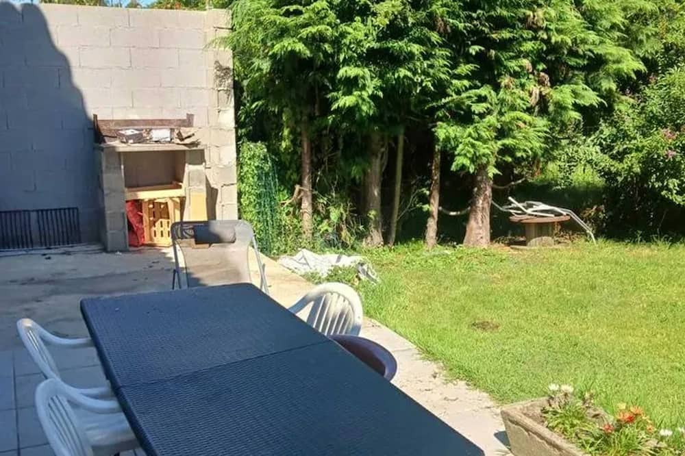 Prat-Bonrepaux House | Homerez - Spacious house for 8 ppl. with garden and terrace at Prat-Bonrepaux