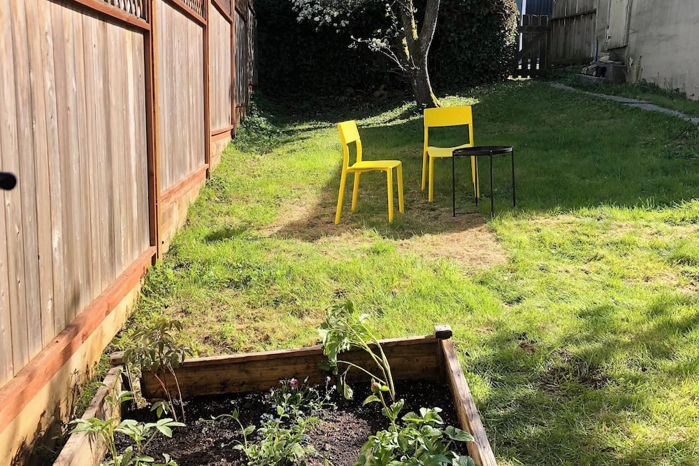 West Point Grey House | Charming Home in Kitsilano FREE Parking+Laundry