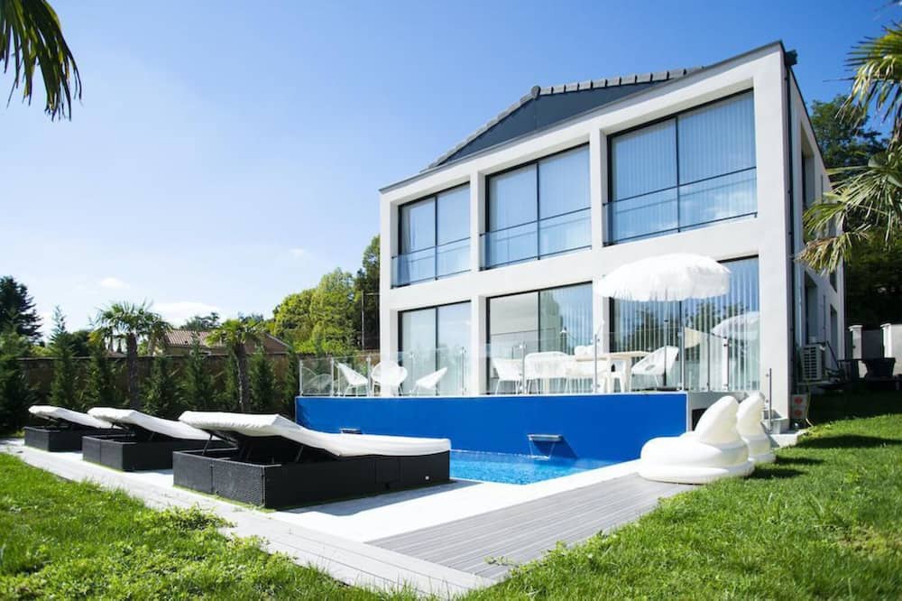 Les Serres - Vivier House | La Maison Blanche