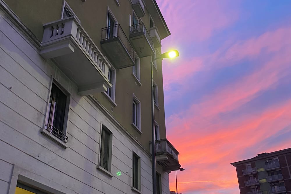 Stadera Apartment | Modern and Stylish Two-room Apartment - Iconic Milan House Navigli