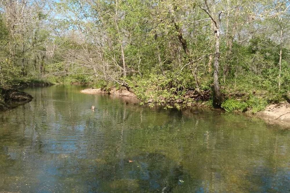 Macomb RV Rental | RV sites with river access.