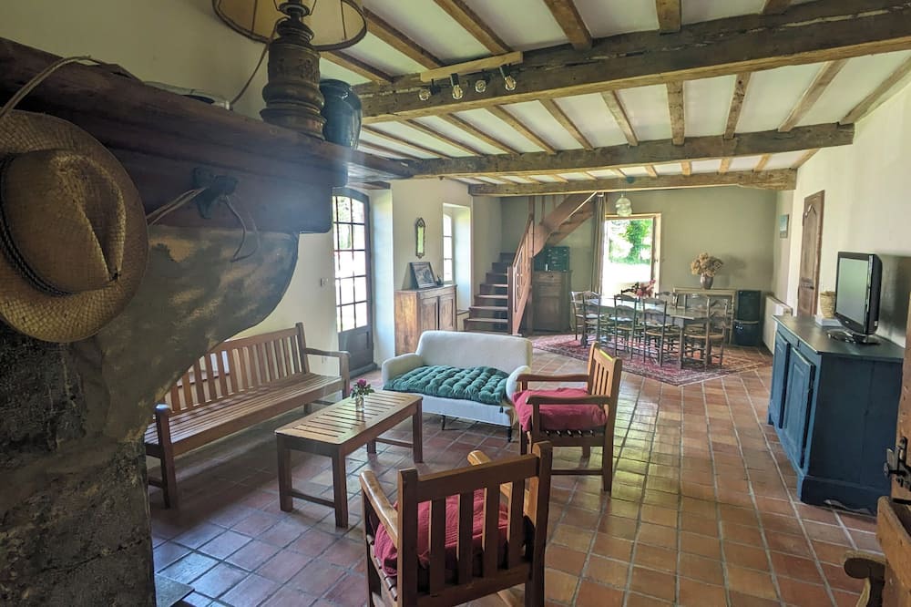 Argagnon House | Vrbo Property