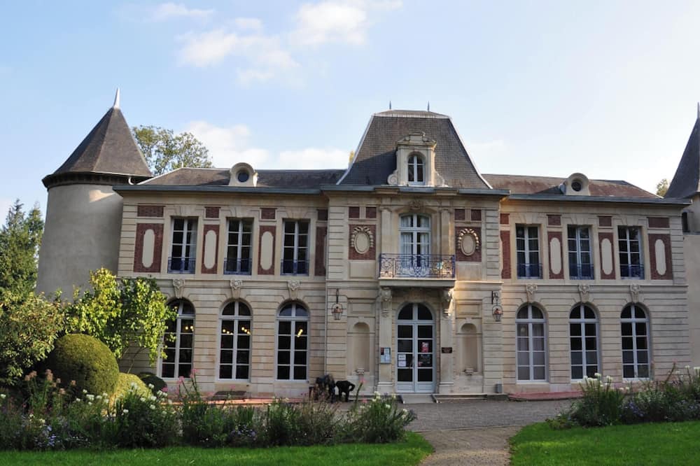 Villers-les-Nancy Apartment | Homerez - Apartment in Villers-lès-Nancy