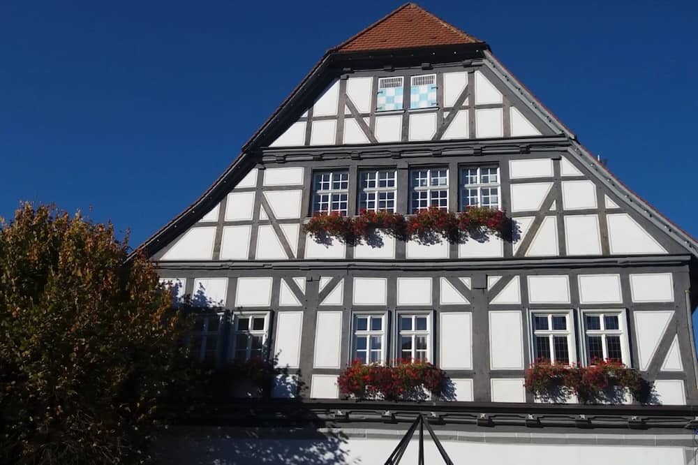 Grebenstein Apartment | Apartment 'Ferienwohnung Kutzner' with Wi-Fi