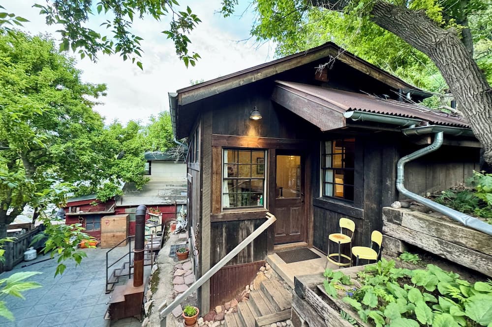 Eldorado Springs Ski Chalet | Eldo Chalet-Mountain tiny-home w/ crazy access to Eldo Canyon St. Park & Boulder