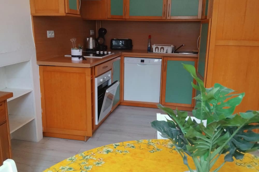 Huelgoat Apartment | Le Nid du Centre, apartment in the heart of Huelgoat, all within walking distance