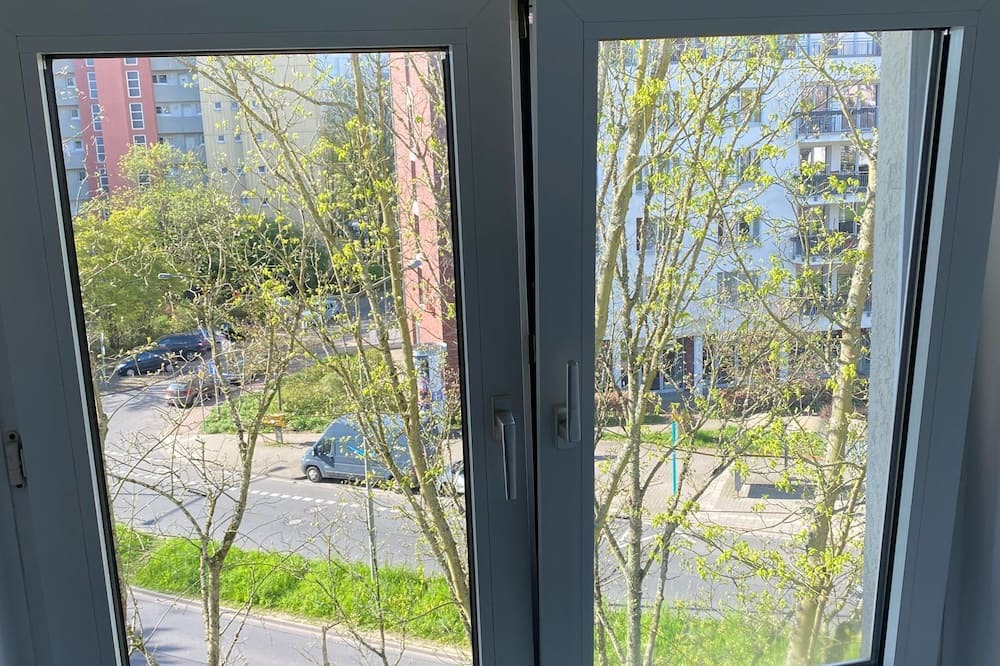 Niederursel Condo | Moderne und Komfortable Zimmer - Neue Möbel und Orthopedischen Bett.