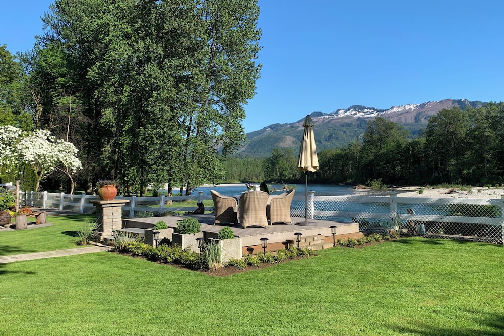 Sultan House | Salmon Beach Retreat - Luxury, privacy, and serene beauty personified.