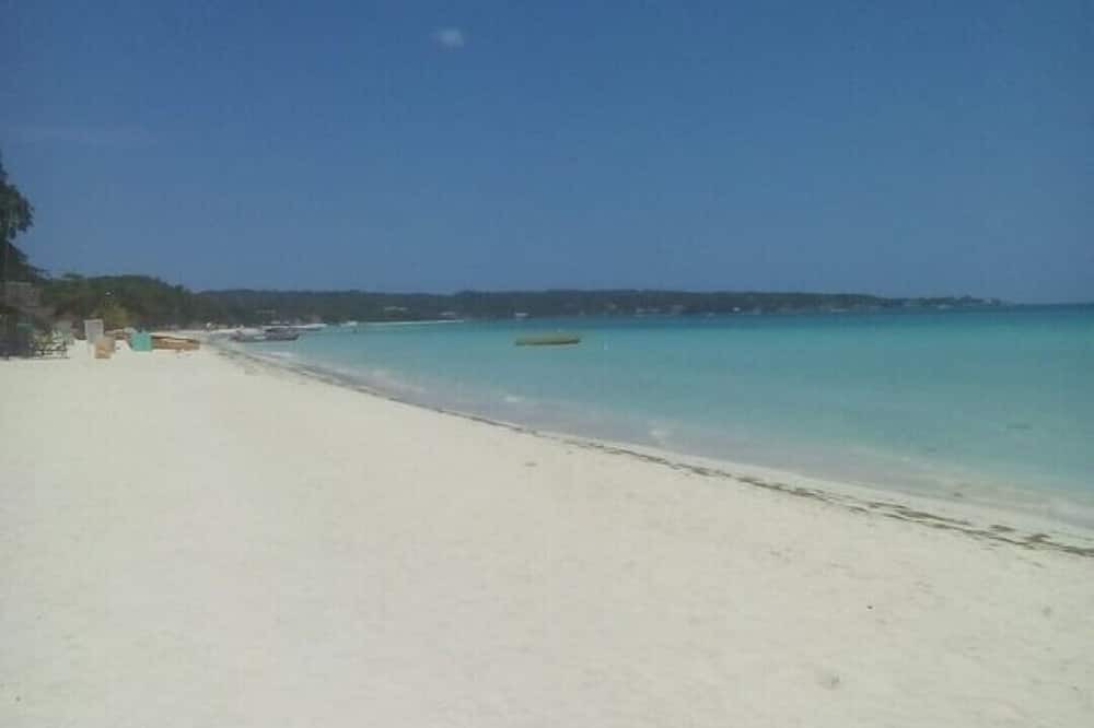 West End Villa | Villa Luna a gem in the West End Negril. Pet friendly!