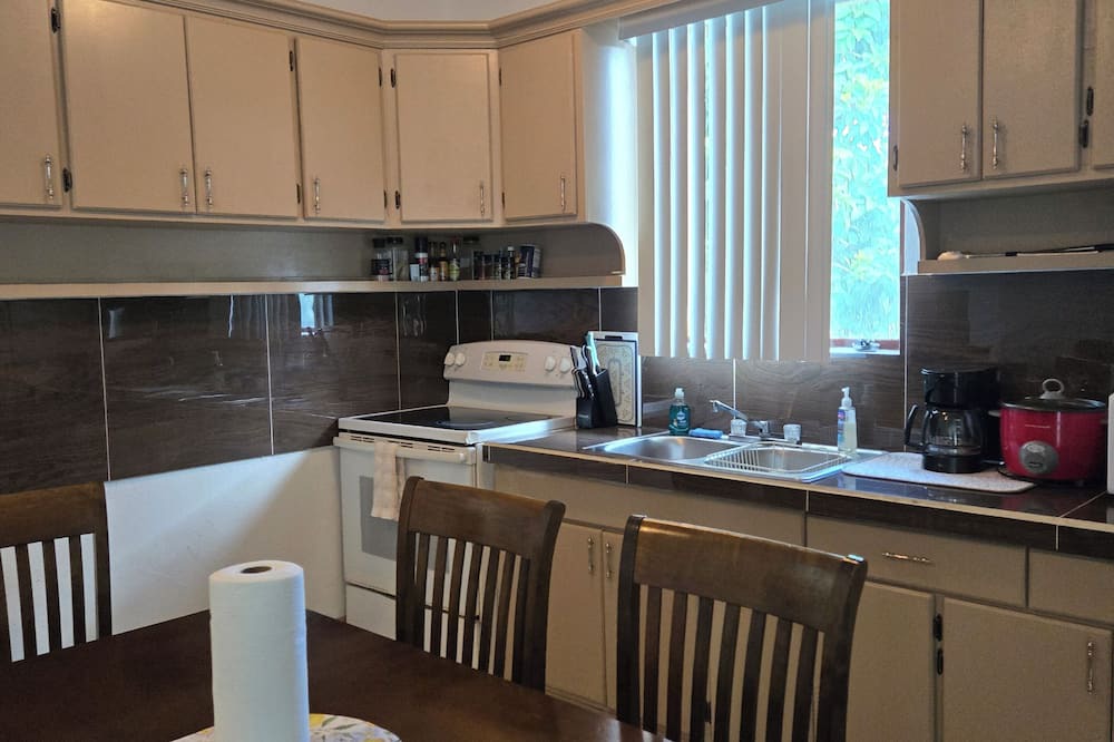Chalan-Pago-Ordot Apartment | Updated and Ready for You – 3-Bedroom, 1-Bath Home!