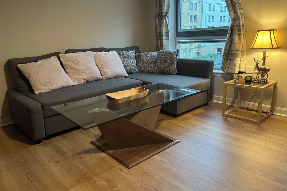 Gorgie Apartment | Modern Edinburgh Apartment, 20 minute walk from the city centre