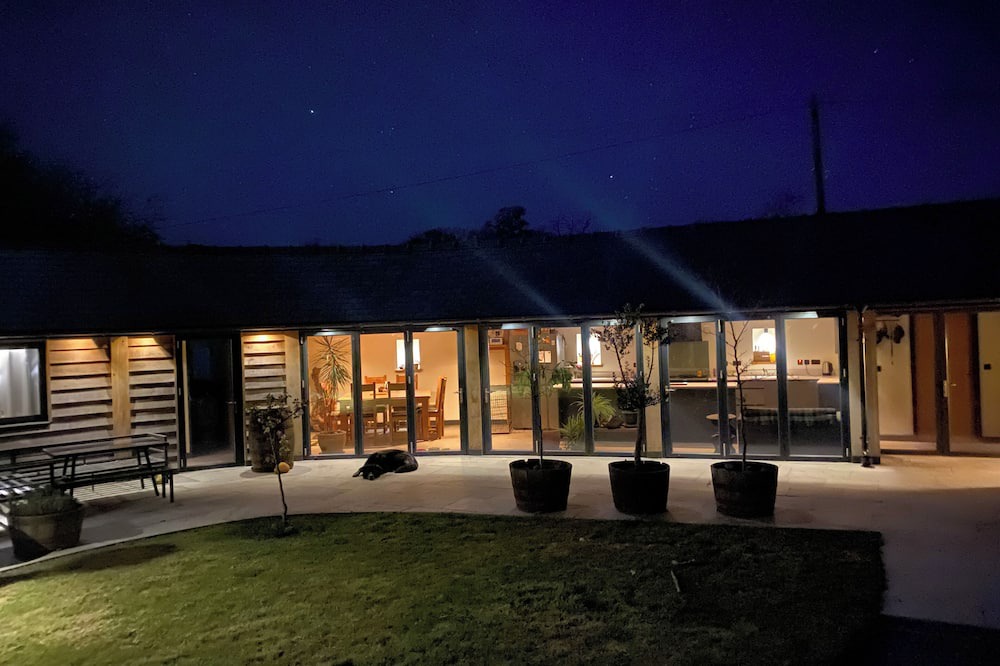 Hereford House | The Cart House - Rural Retreat - Pet Friendly