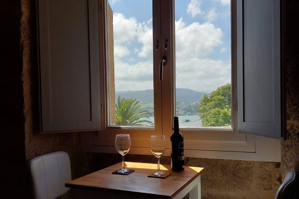Figueras (Castropol) Apartment | Bright duplex, with beautiful views of the river.