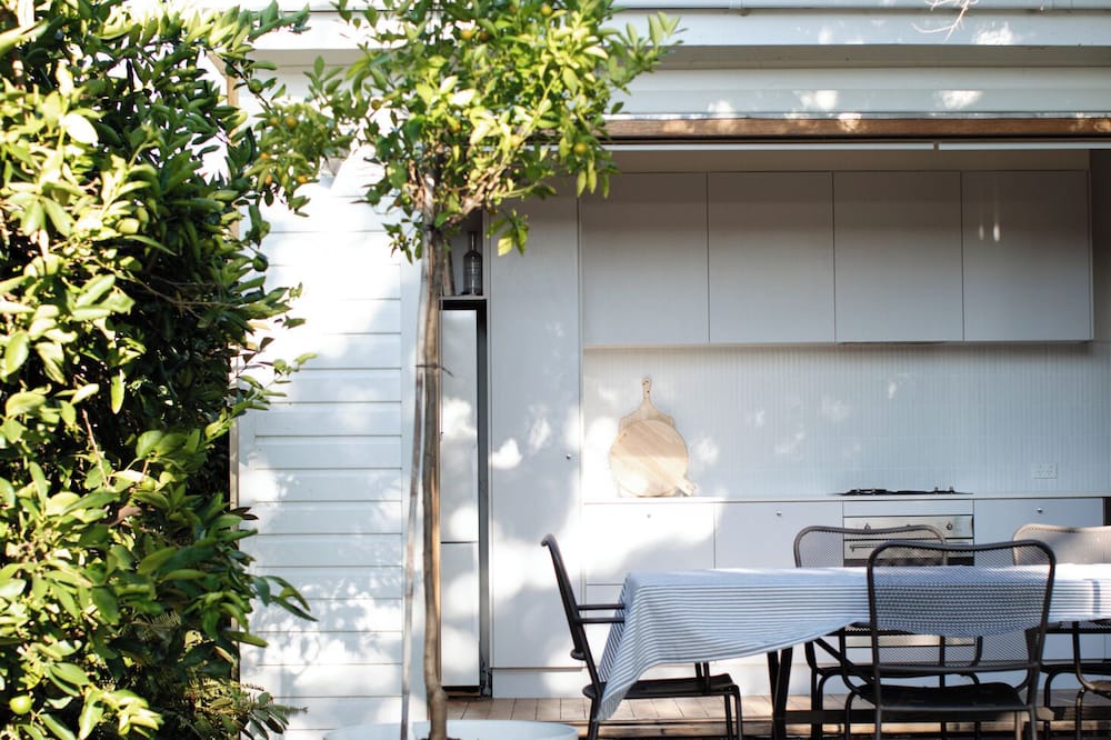 South Albury House | South Side Stay — Modern 2bed Cottage