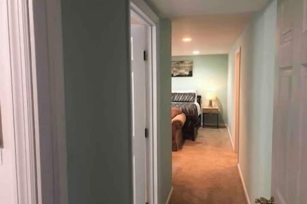 Milford House | 3 Spectacular Room Hudson