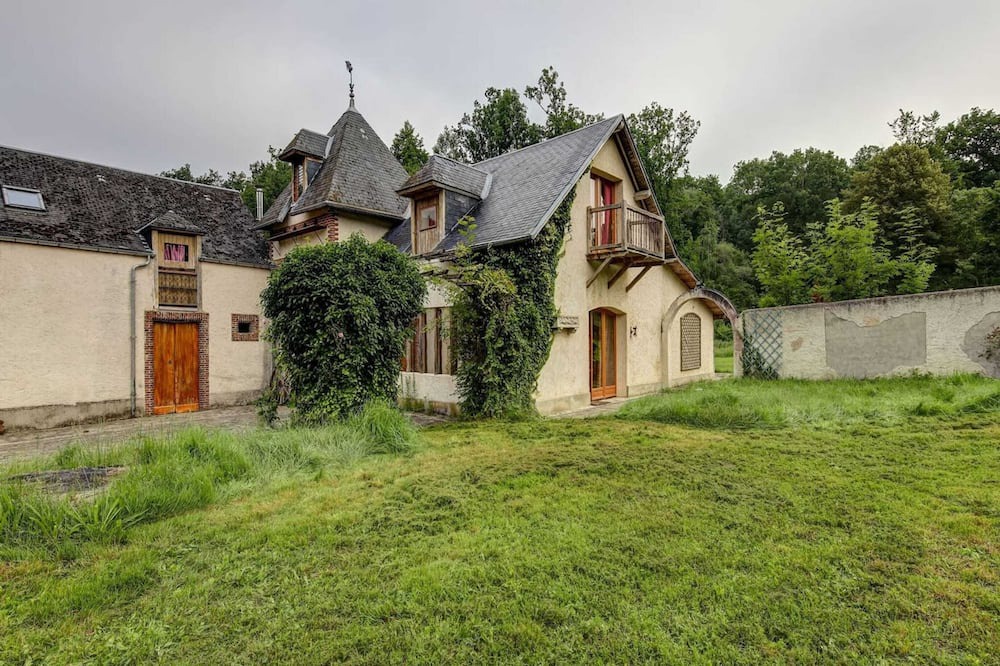 Raizeux House | Homerez - Spacious house for 8 ppl. with hammam and terrace at Raizeux