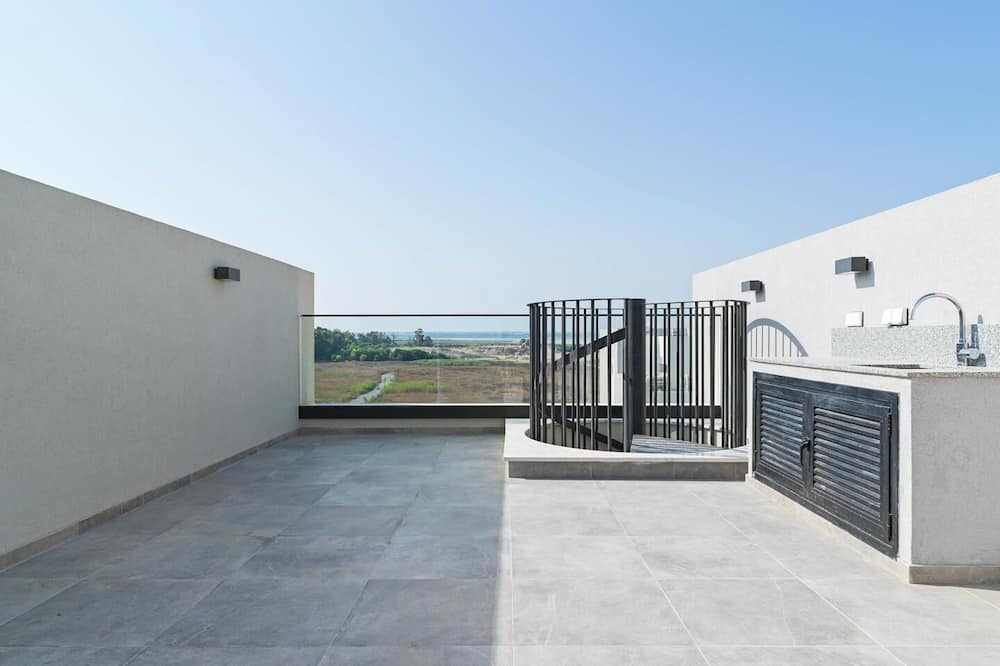 Vasa Koilaniou Apartment | Sunset Gardens II - Two Bedroom Apartment, Sleeps 4