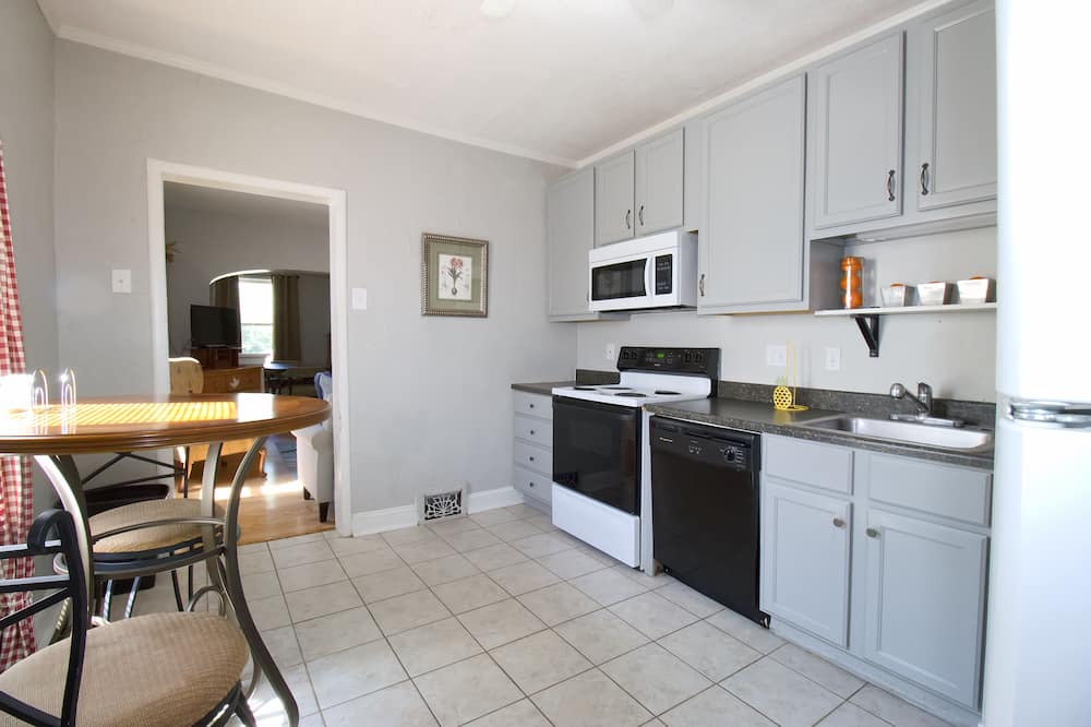 St. Louis Apartment | Charming Urban Cozy Retreat with a fireplace and backyard garden. Pet/Friendly!