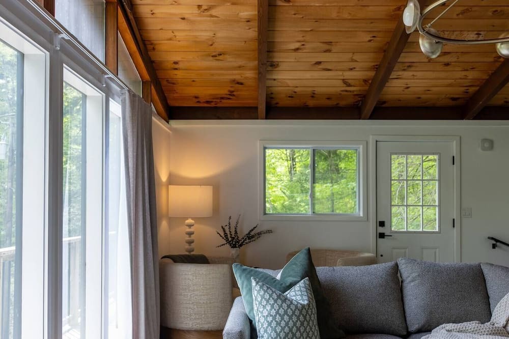 Windham House | Welcome to The Aster Chalet