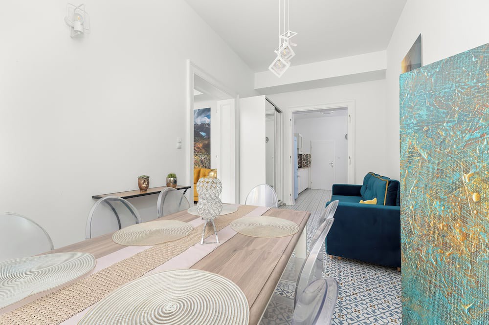 Bytom Apartment | Yellow Apartment in Bytom by Renters