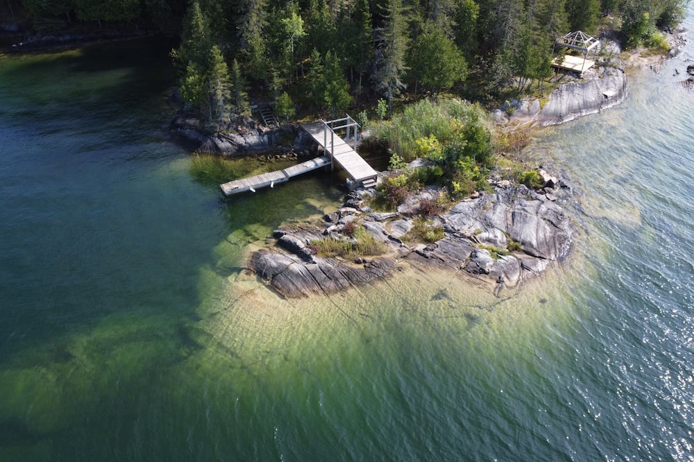 Sainte-Therese-de-la-Gatineau Cottage | LAKEFRONT COTTAGE FOR RENT - Private, Roddick Lake, 4 bed rooms, Scenic