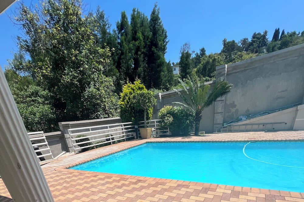 Mbabane Bed & Breakfast | The Silver Gates Bed and Breakfast