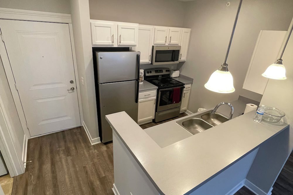 Carmel Apartment | Carmel Apt! 729 square feet!